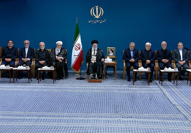 دیدار رئیس‌ جمهور و هیئت دولت چهاردهم با امام خامنه‌ای